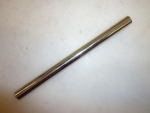 ОСЬ ПРИЖИМНОГО КРОНШТЕЙНА