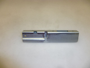 ДЕРЖАТЕЛЬ ПЕТЛИ ДВЕРЦЫ ПРАВ.