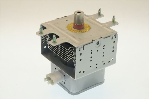 5120933. МАГНЕТРОН