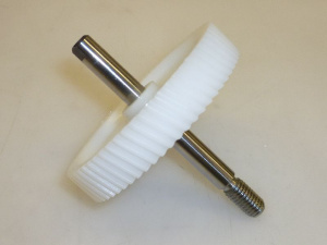 ШЕСТЕРНЯ Ø 68ММ С ШТИФТОМ И СТОПОРНЫМ КОЛЬЦОМ